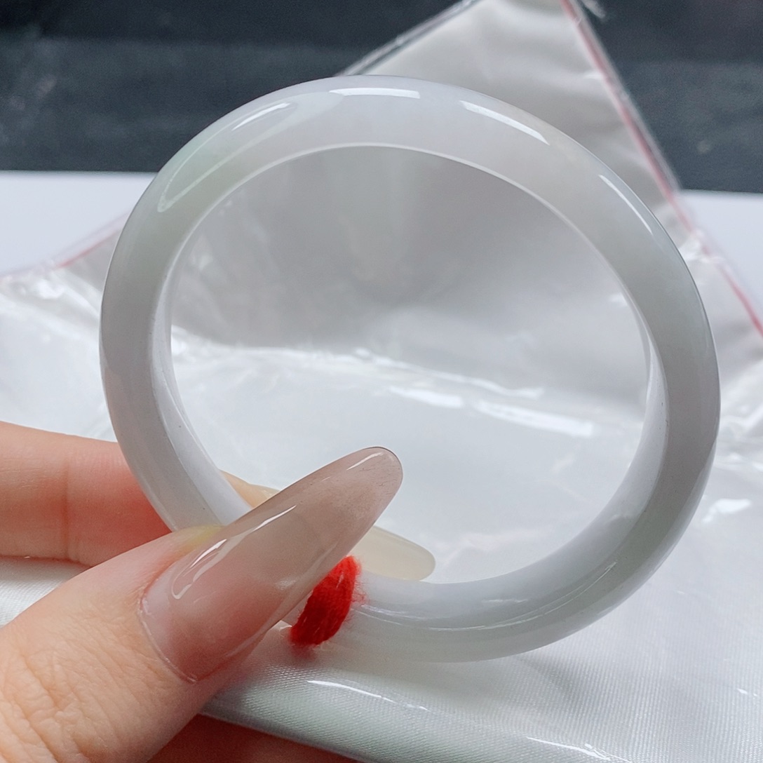 【闪购商品】未镶嵌手镯（贵妃镯）翡翠420号