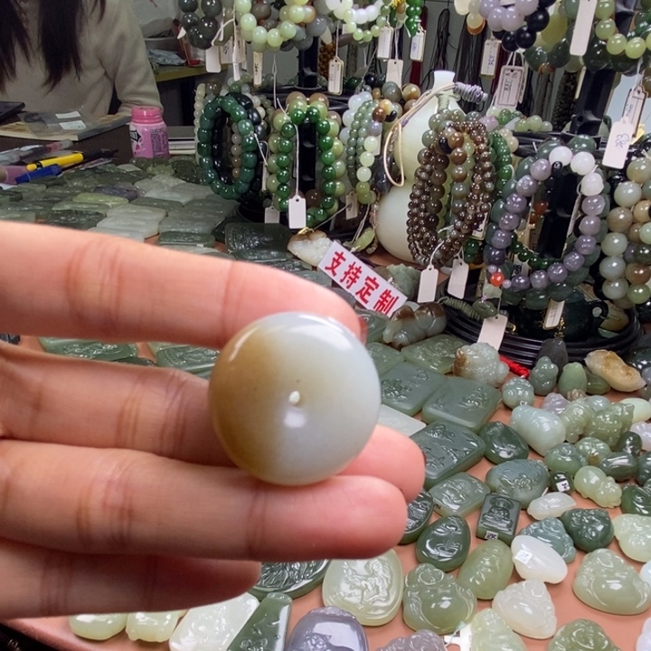 和田玉未镶嵌颈饰和田玉28*12