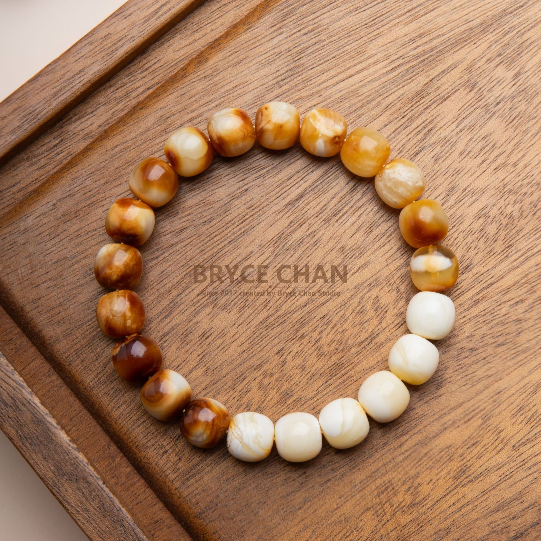 【耀今·渐变沁色妖孽老型单圈】（9.6mm·10.91g）沁色浓郁妖孽蜜蜡