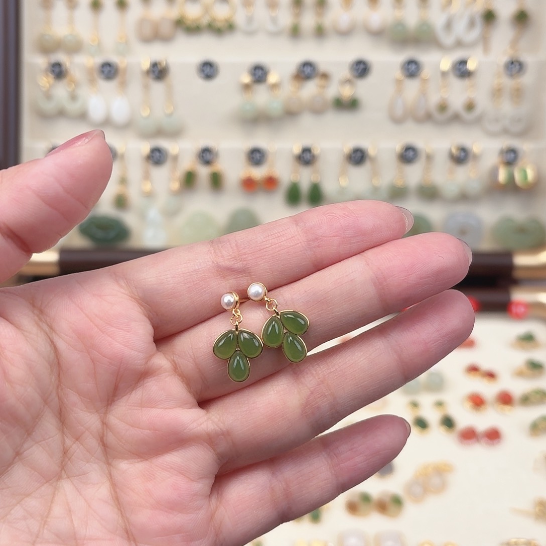 颈饰银S925镶嵌和田玉静**坨