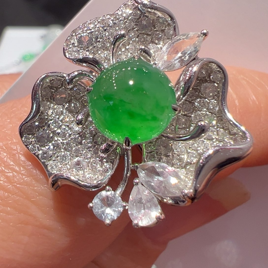 翡翠18K金镶嵌颈饰戒指