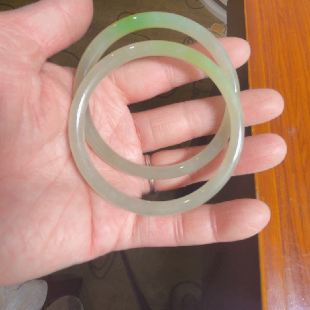 和田玉手镯未镶嵌碧*_