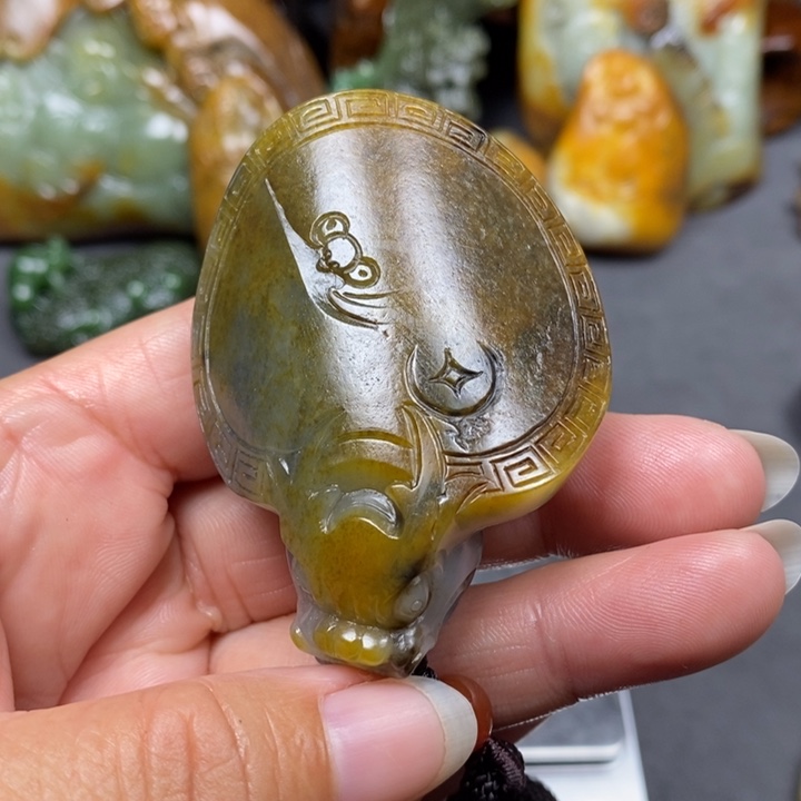 和田玉未镶嵌把件