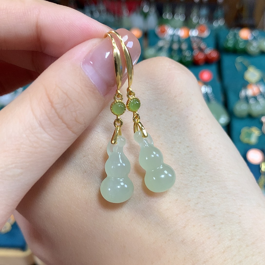 和田玉银S925镶嵌耳饰中号卡18左右