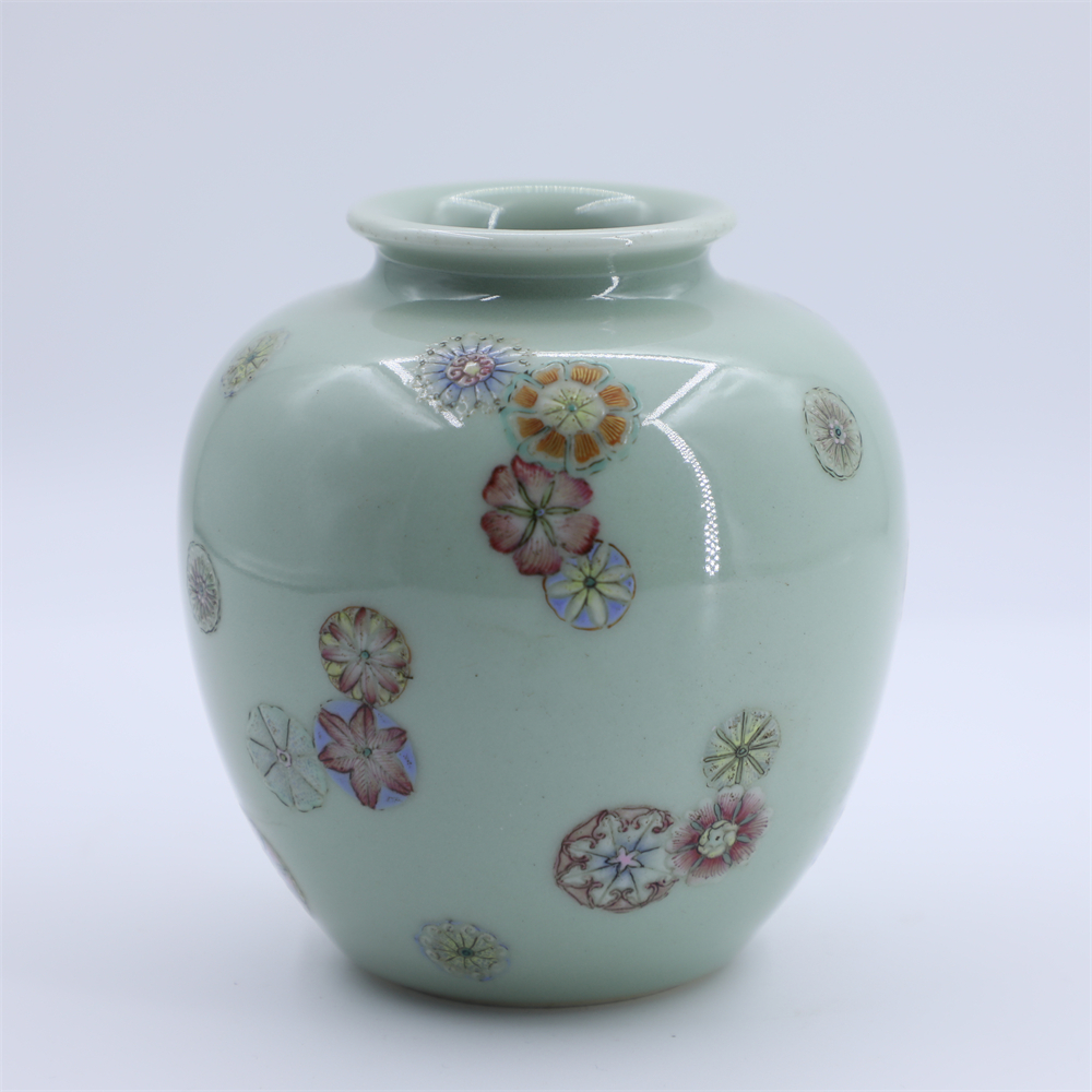 古董/古玩/瓷器/豆青釉粉彩皮球花纹罐LOT3792-官4/老物件