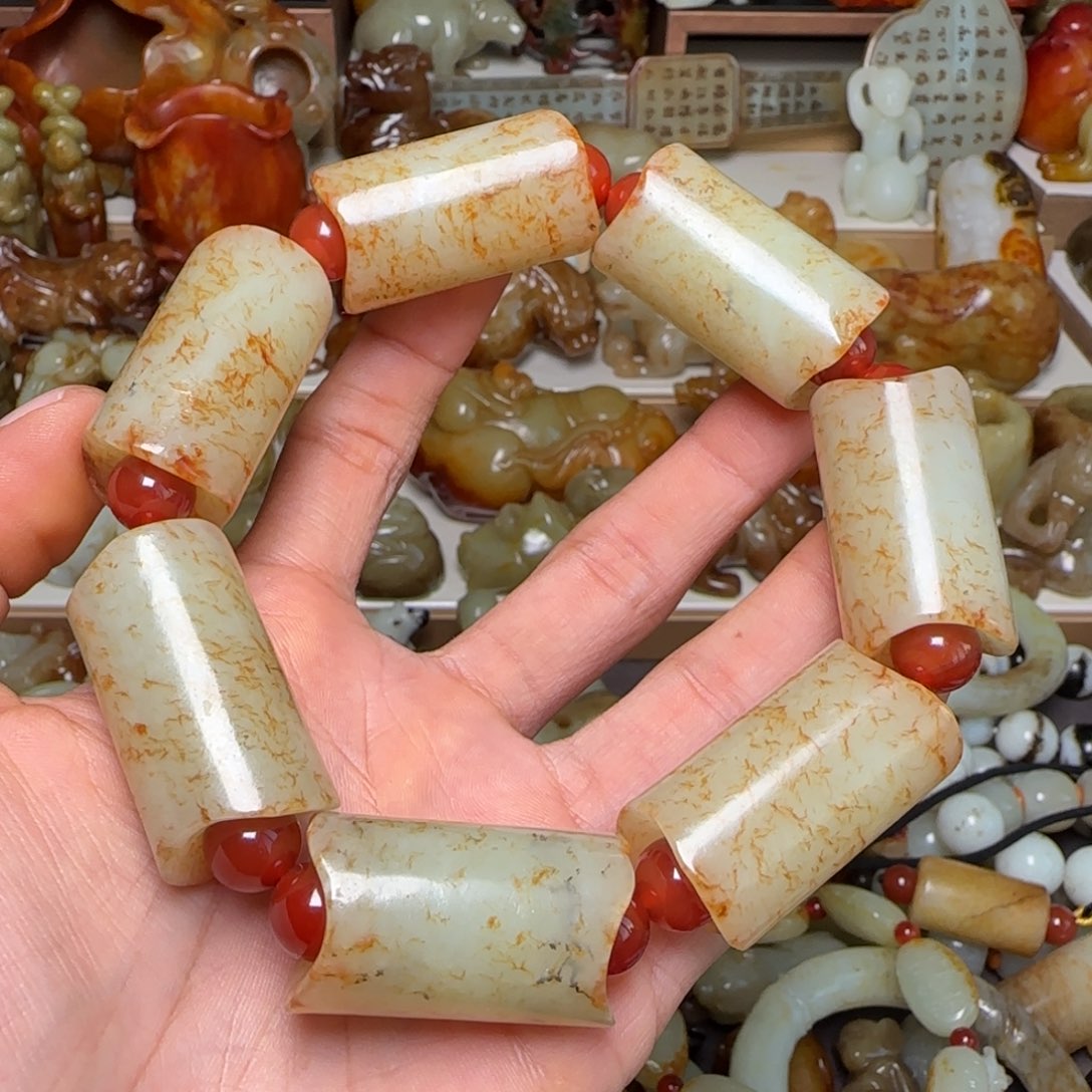 虎***和田玉未镶嵌颈饰