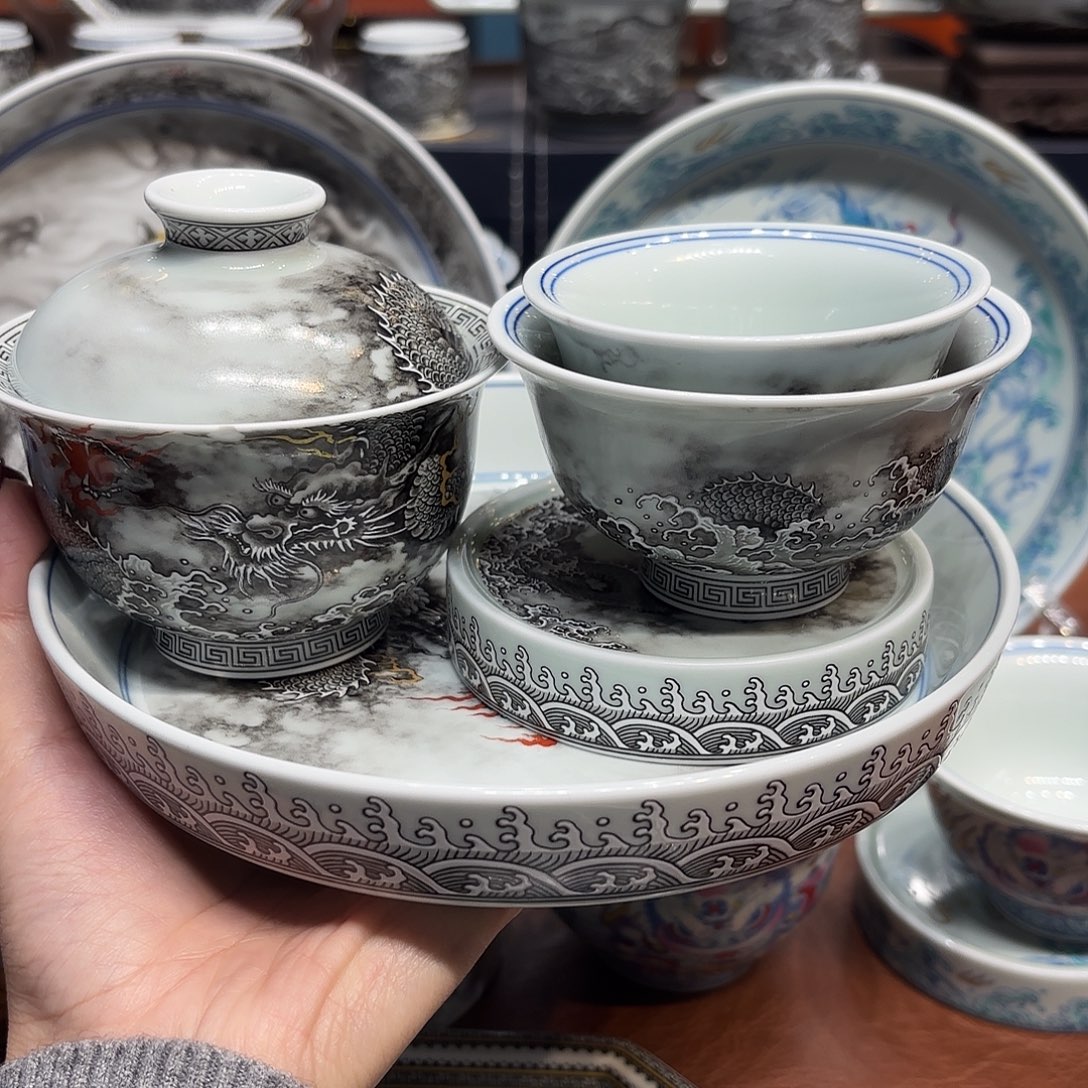 人***常杯子陶景德镇陶瓷艺术展