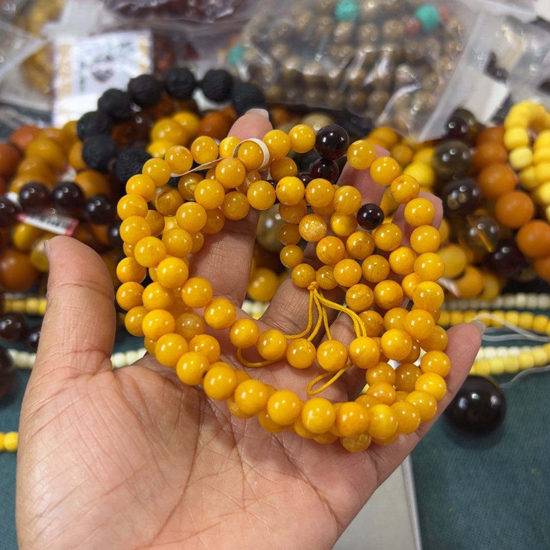 未镶嵌琥珀珠宝奇石1440