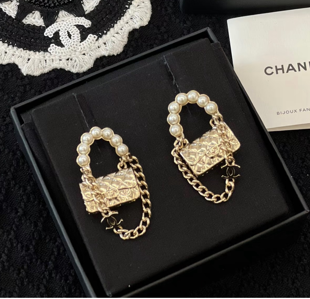 未使用 Chanel/香奈儿 多多奢品/香奈儿21Bcf包珍珠耳钉