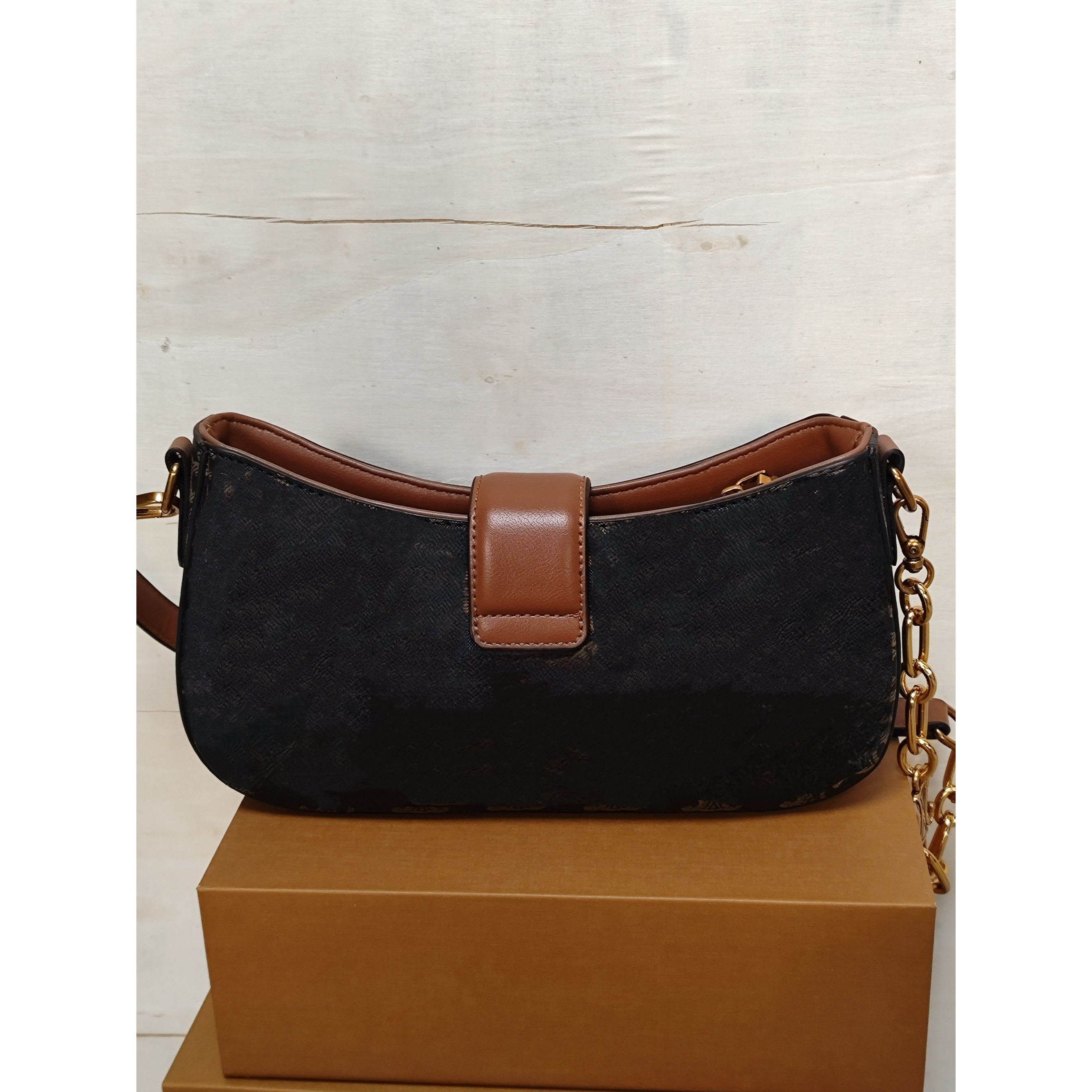 2025 新款时尚百搭2女包轻奢休闲便携h月牙