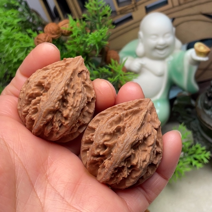 野生大粗筋灯笼文玩核桃