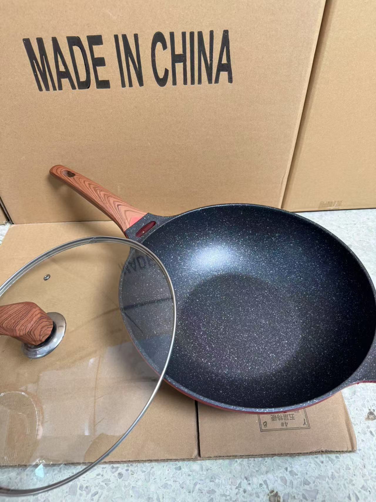 新款麦饭石炒锅家用高颜值平底炒锅