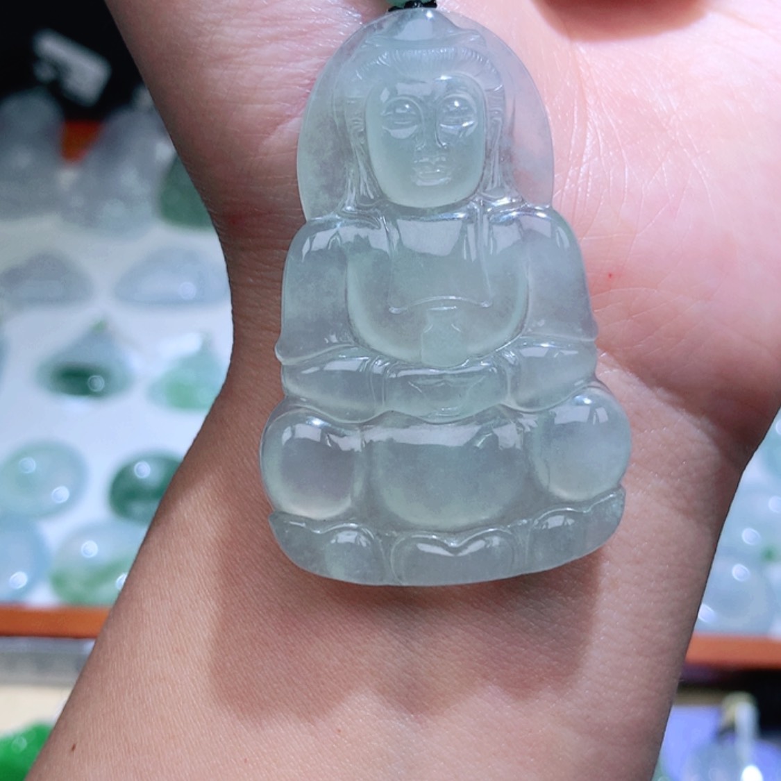 【闪购商品】翡翠颈饰未镶嵌观音