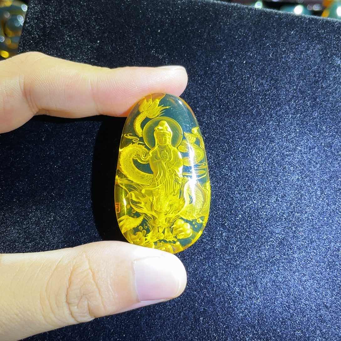 琥珀颈饰未镶嵌蓝珀御龙观音阴雕吊坠