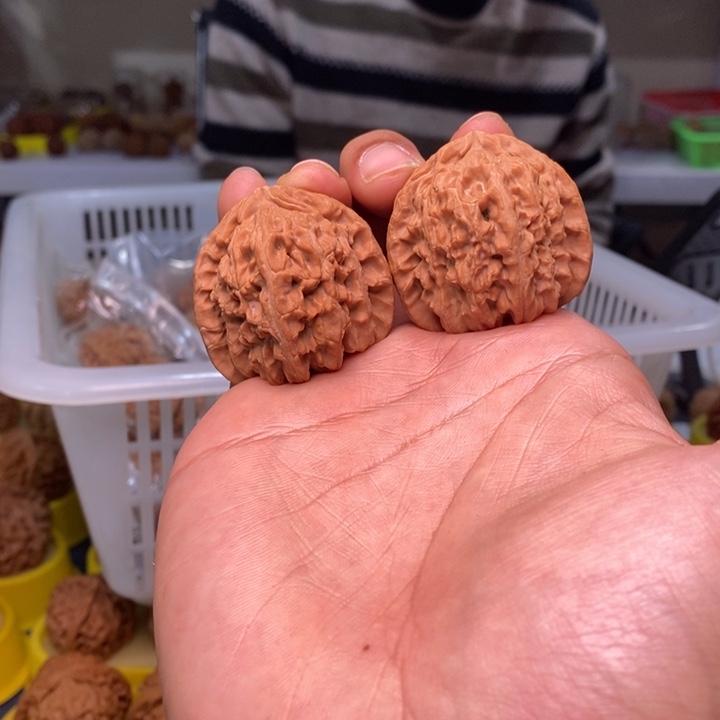 文玩核桃吊坠文玩核桃全品三角白40