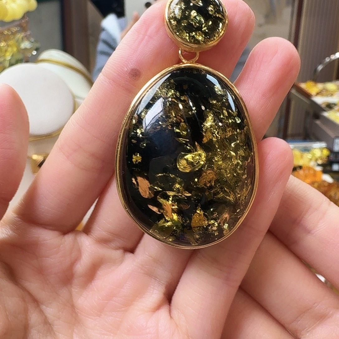 琥珀未镶嵌颈饰吊坠