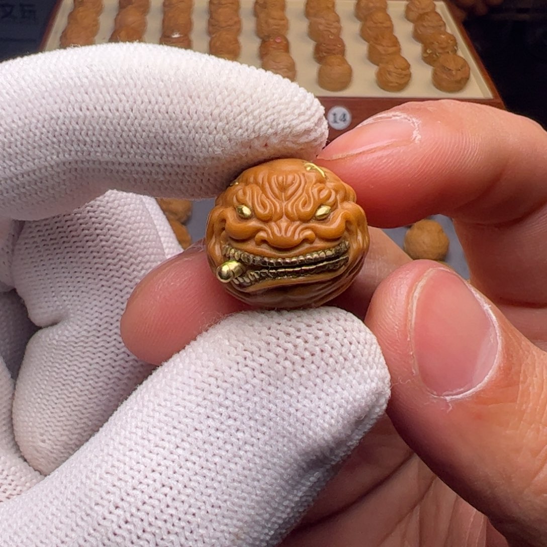 猴头核桃把件不**义17左右烟鬼