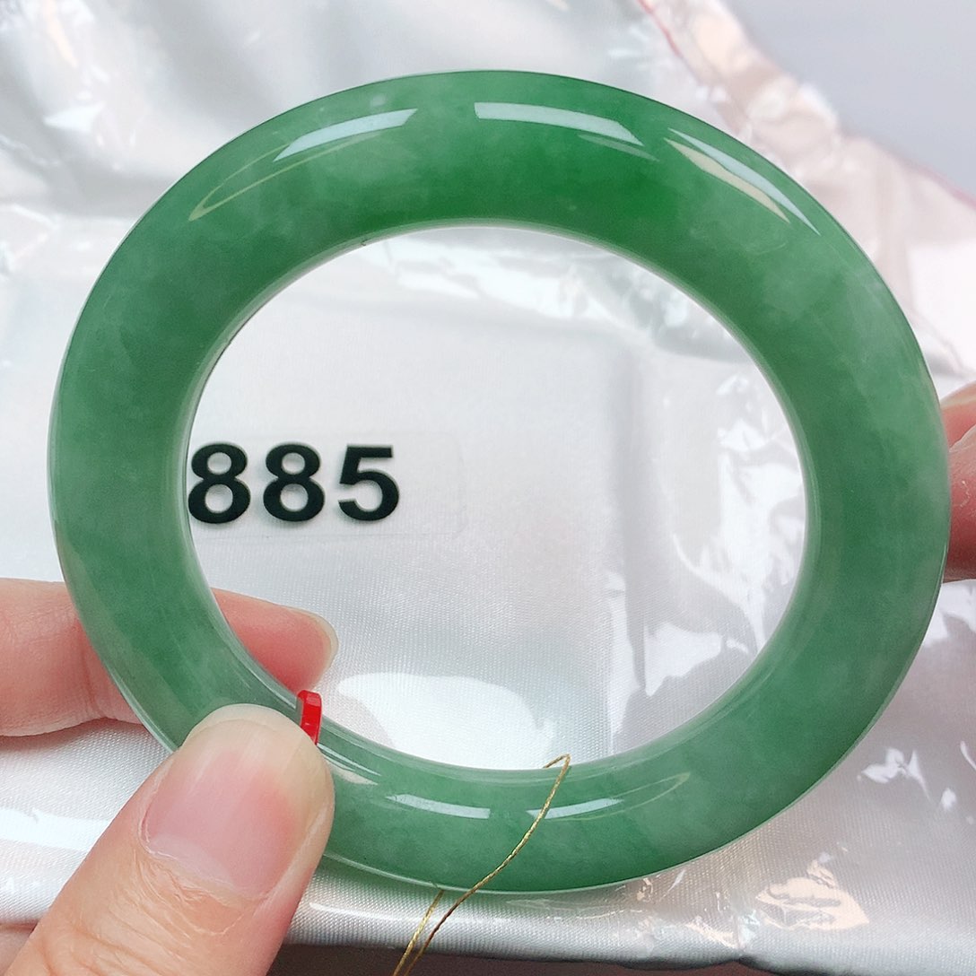 翡翠手镯未镶嵌抖音885