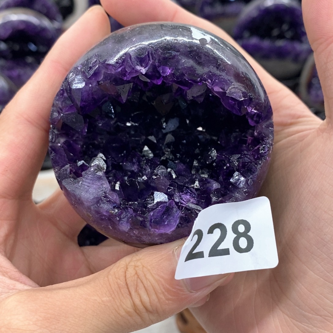 紫晶未镶嵌大型摆件（非配饰）