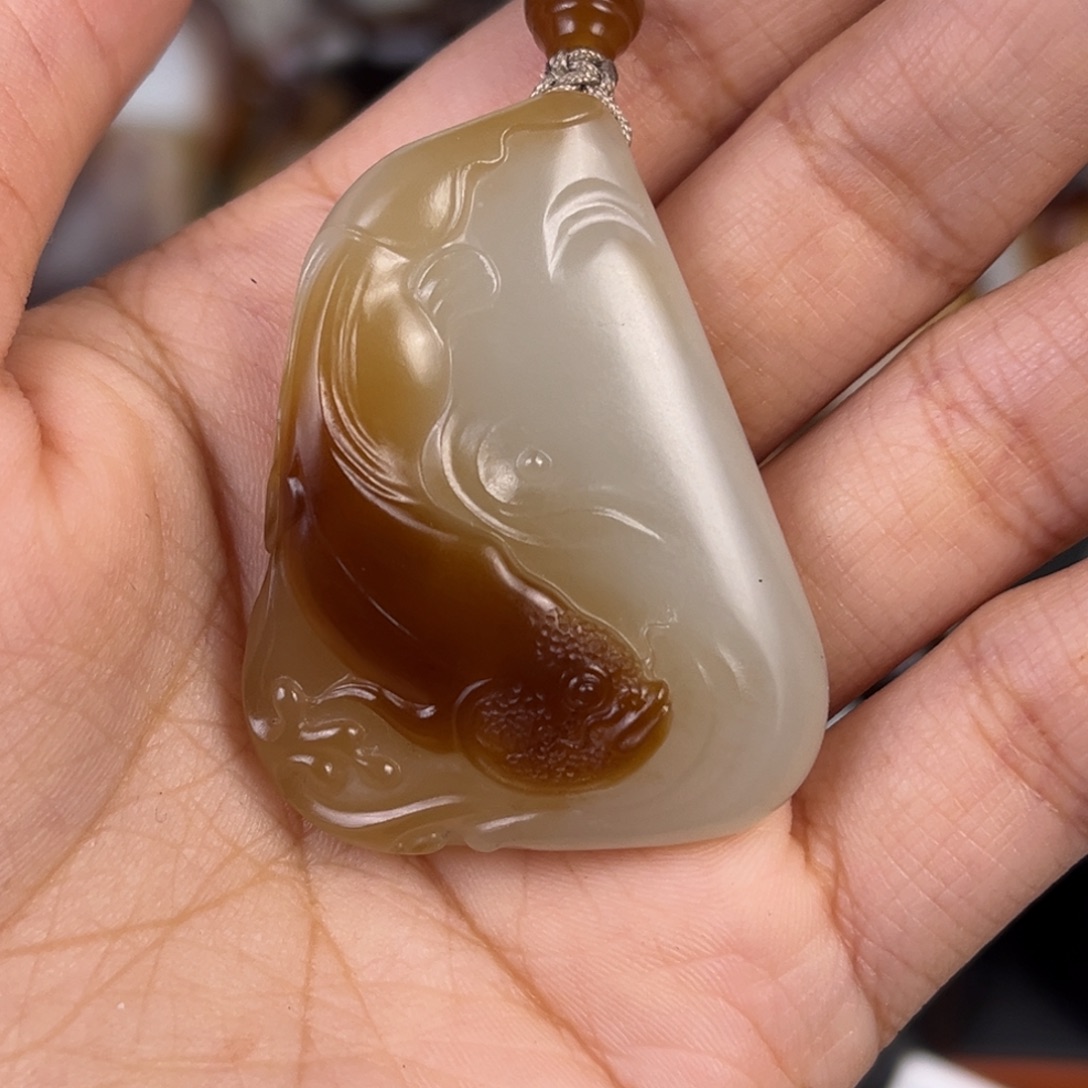 刘***洋和田玉（糖玉）未镶嵌颈饰