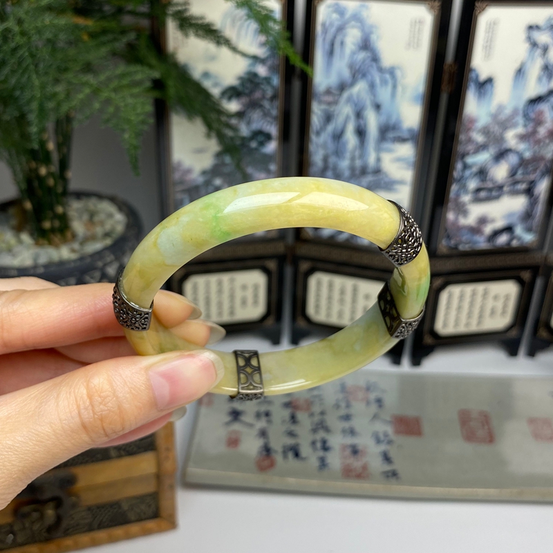 59.7银镶黄加绿正圈手镯 天然翡翠A货手镯