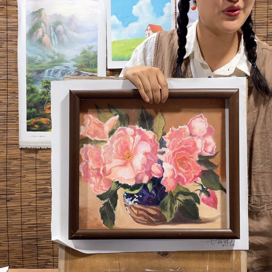 油画行路人小院绘画作品
