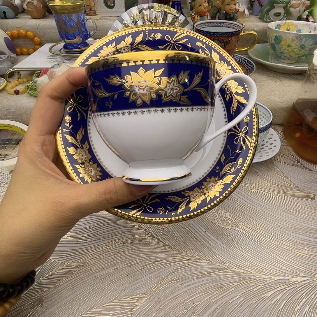 杯瓷自顾自美丽的
