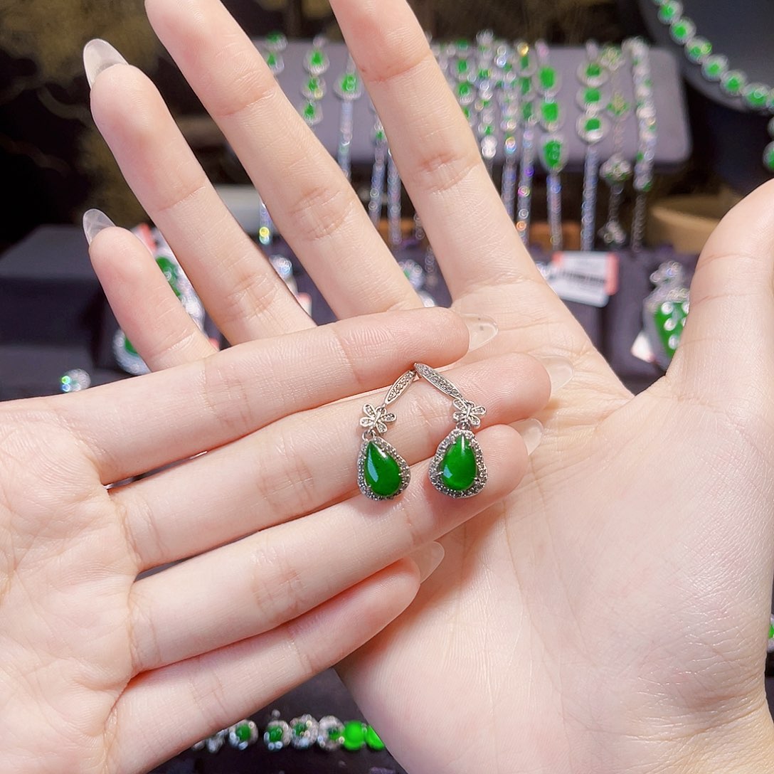 翡翠银S925镶嵌耳坠秋*水滴