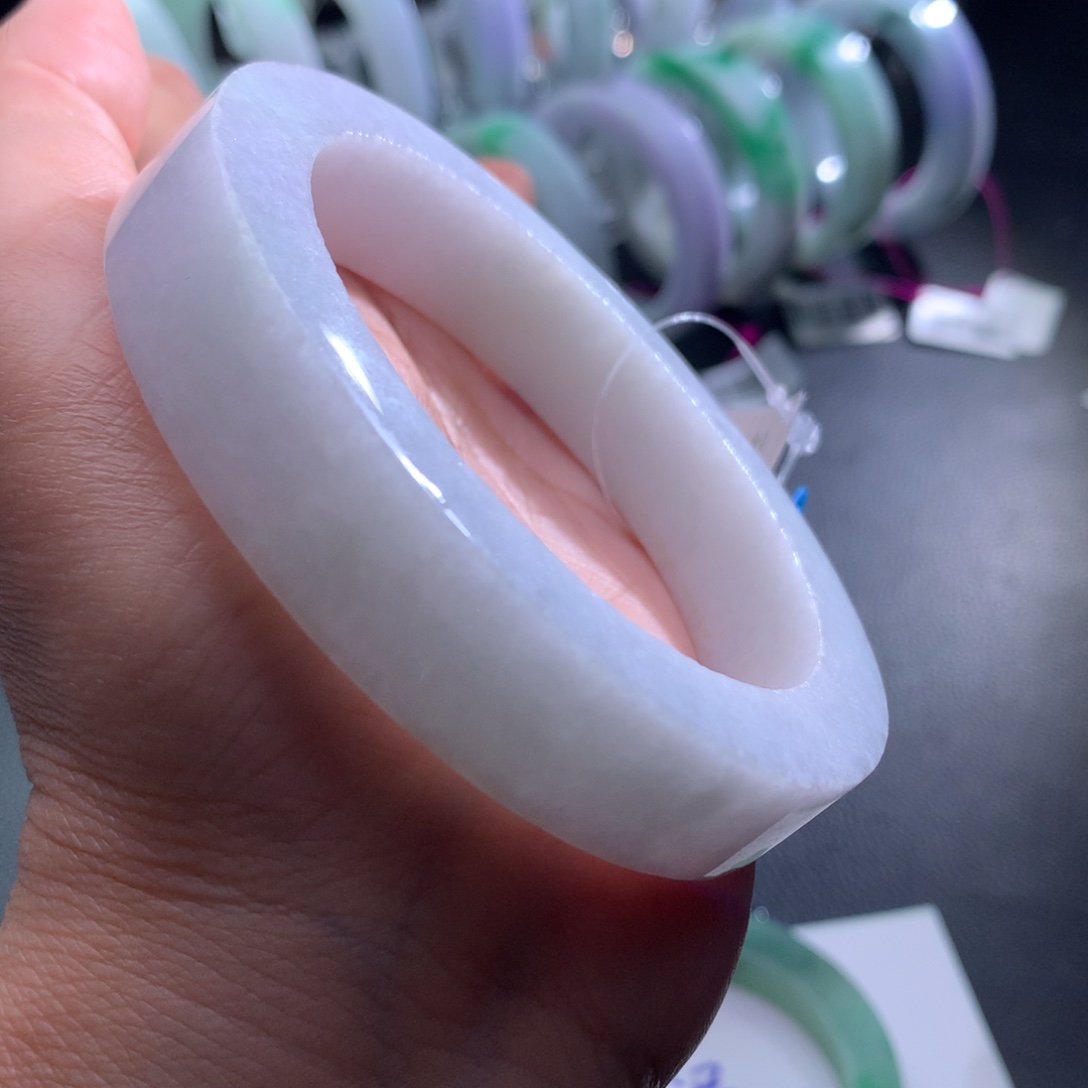 定制翡翠未镶嵌翡翠手镯