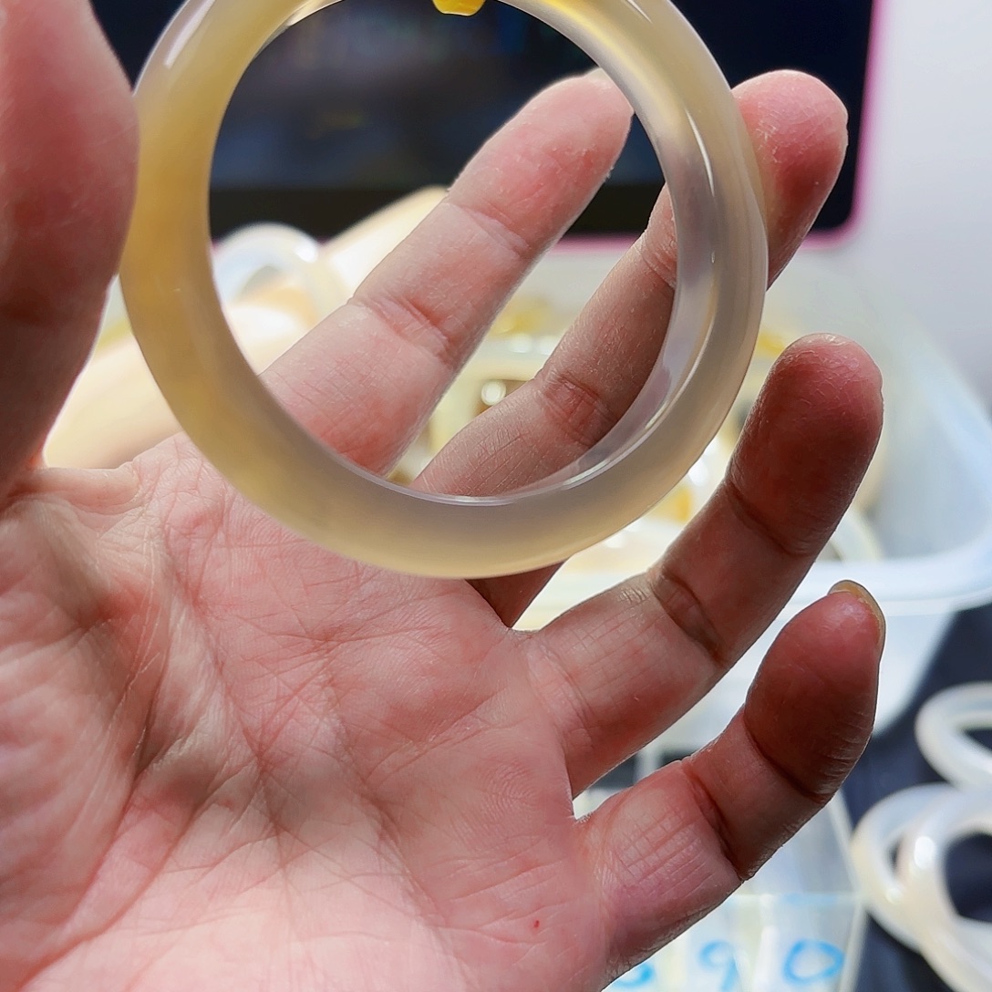 且***律手镯玛瑙/玉髓合金