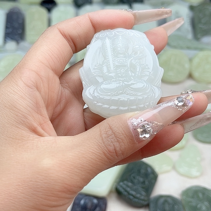 晓***輝和田玉未镶嵌颈饰