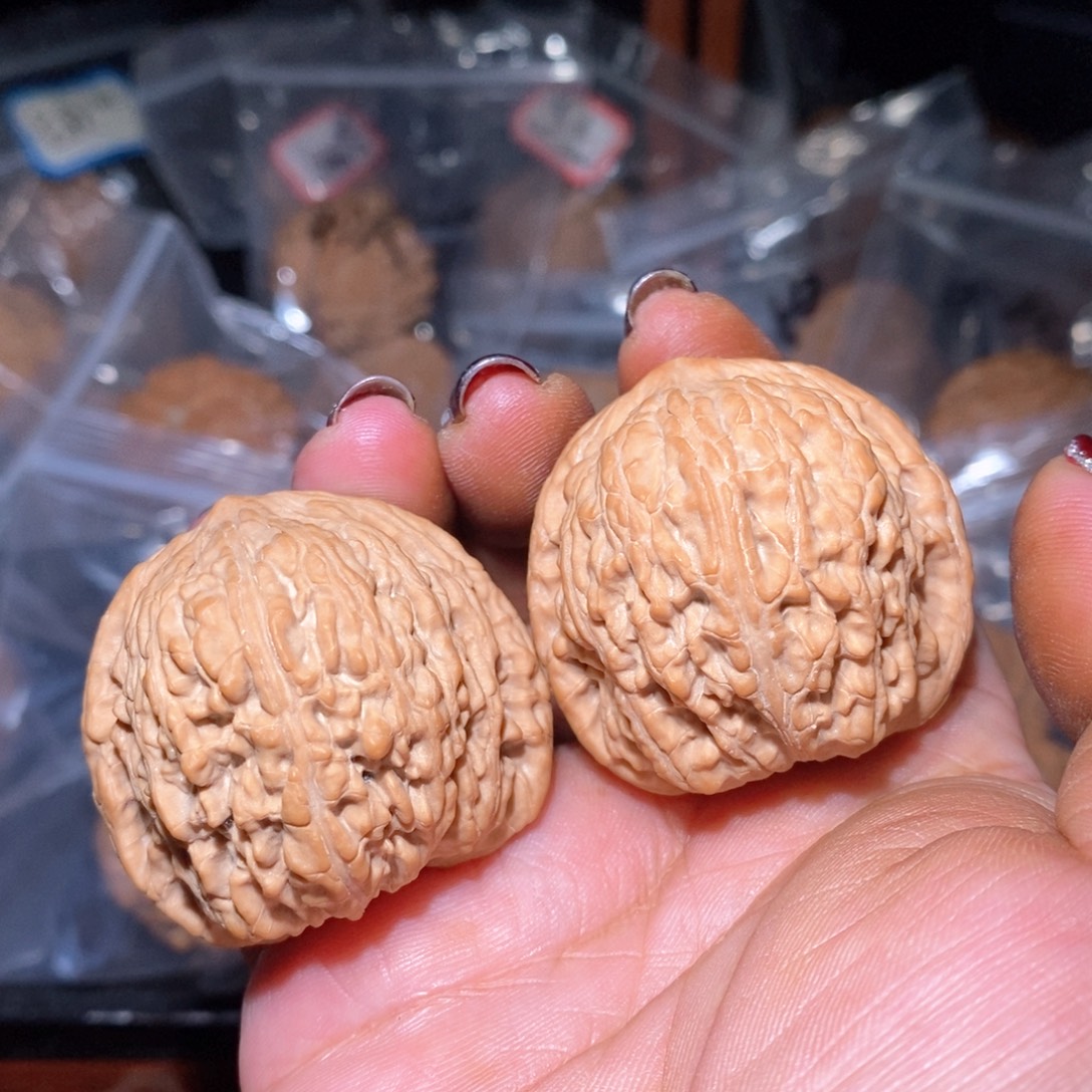 把件文玩核桃平谷绣球