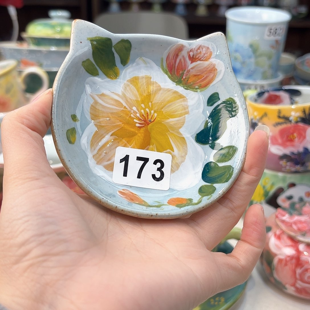 瓷片兔兔好可爱呀打