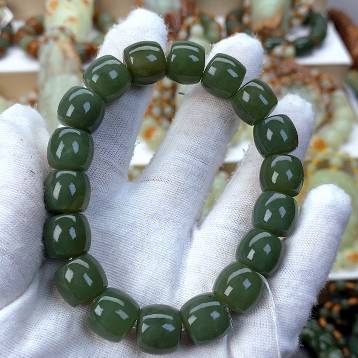 【闪购商品】透闪石质玉手串未镶嵌