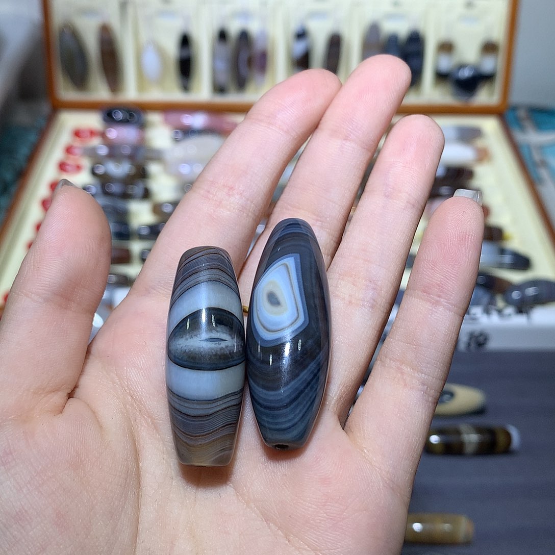 沐***）玛瑙/玉髓未镶嵌颈饰