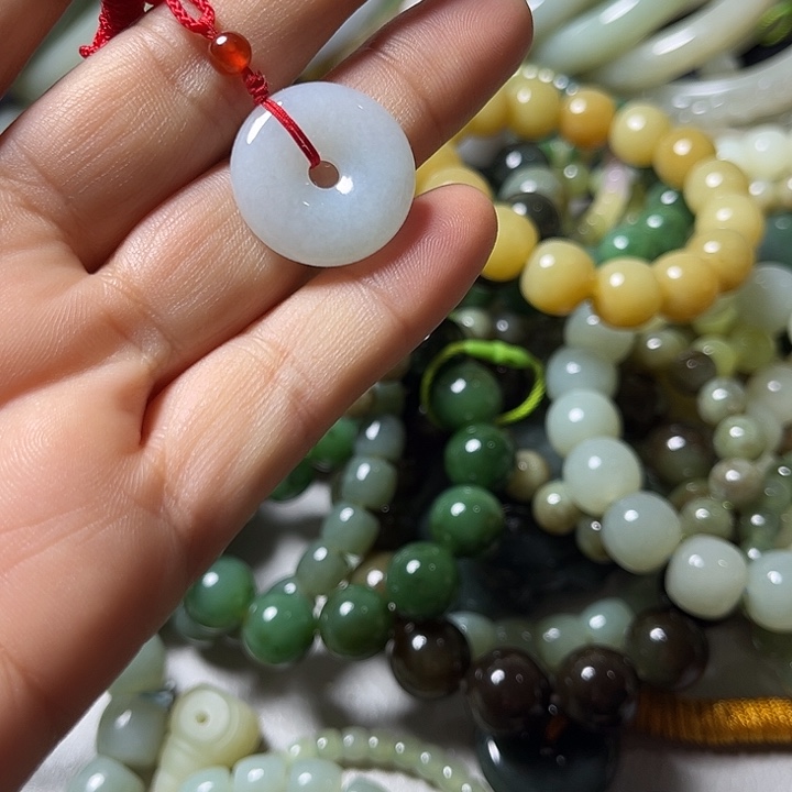 和田玉未镶嵌手串