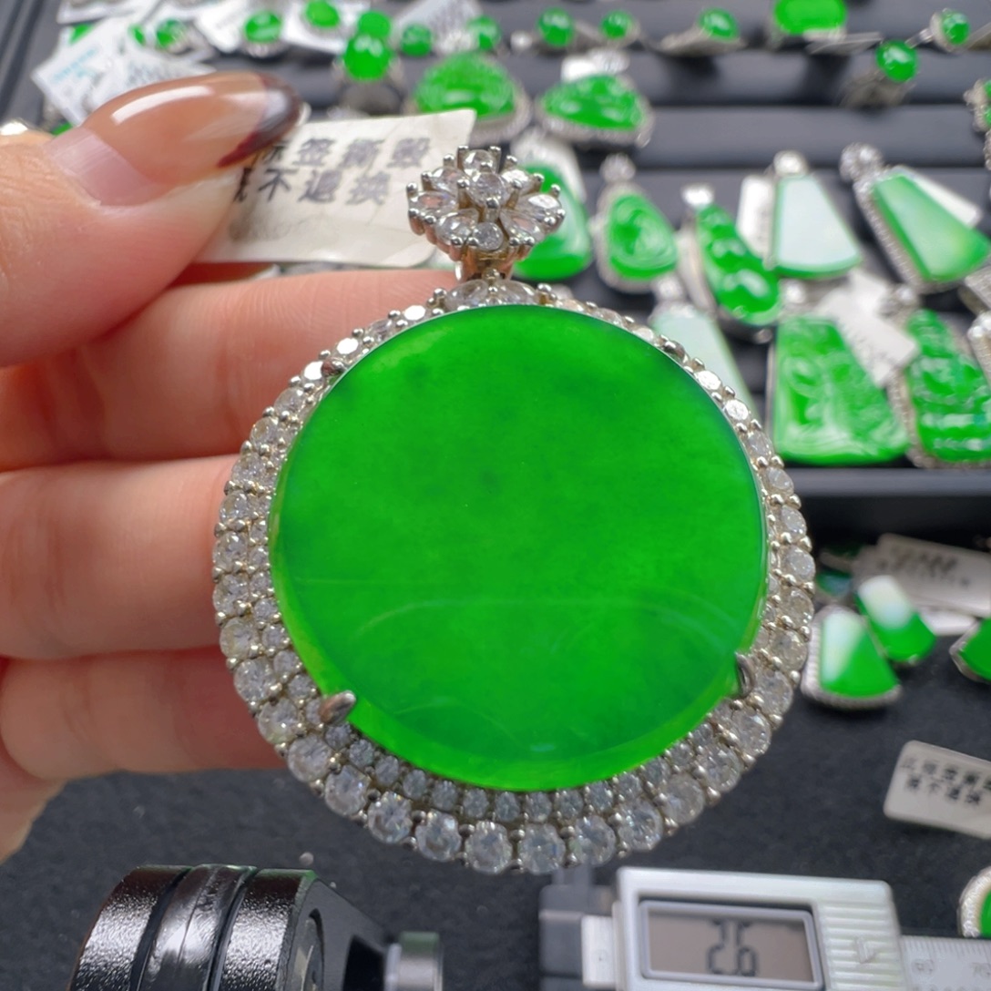 翡翠银S925镶嵌颈饰无事牌