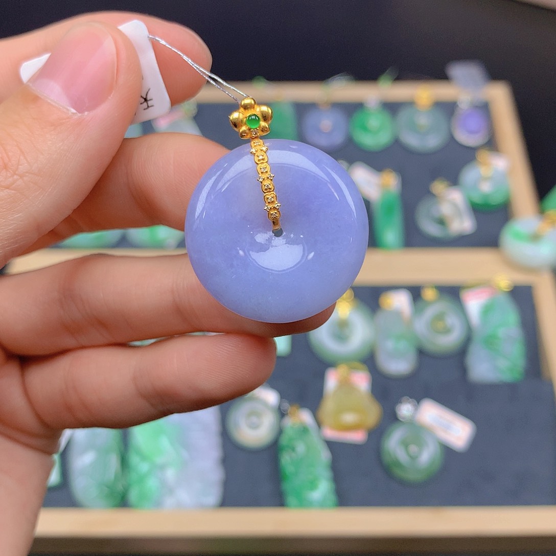 翡翠颈饰18K金镶嵌翡翠