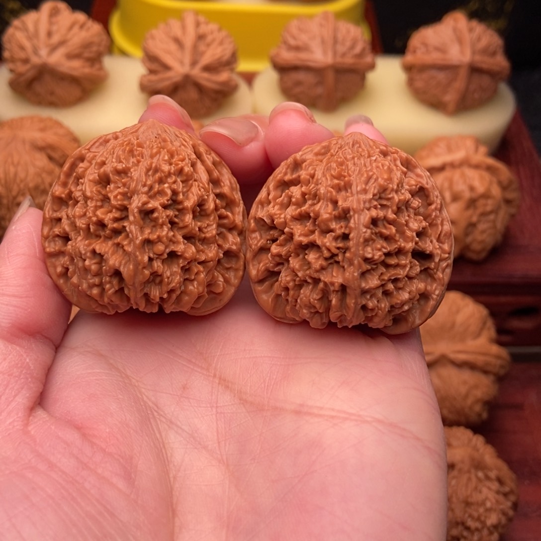 桃核把件满天星狮子头39