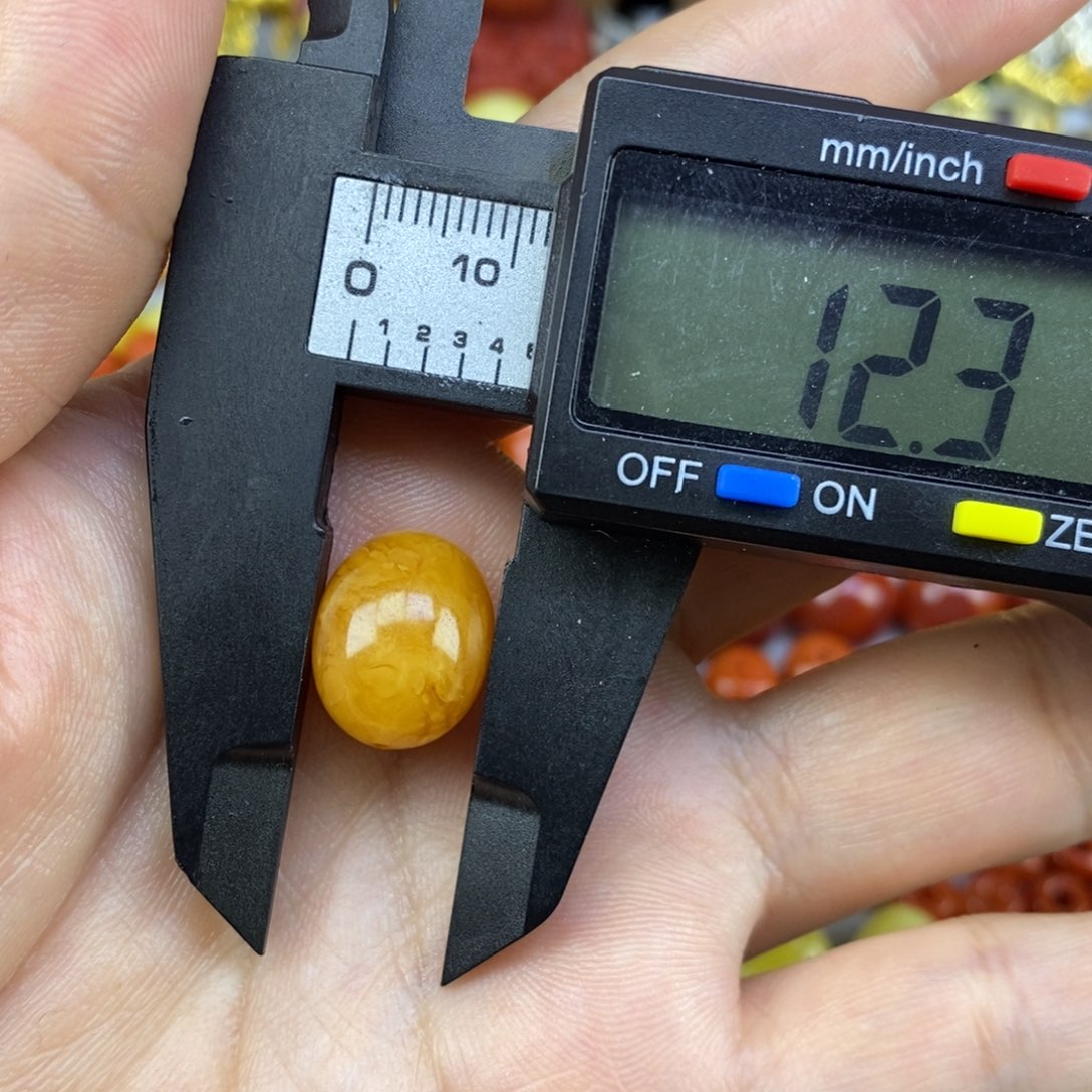 晚***鱼蜜蜡未镶嵌裸石12mm