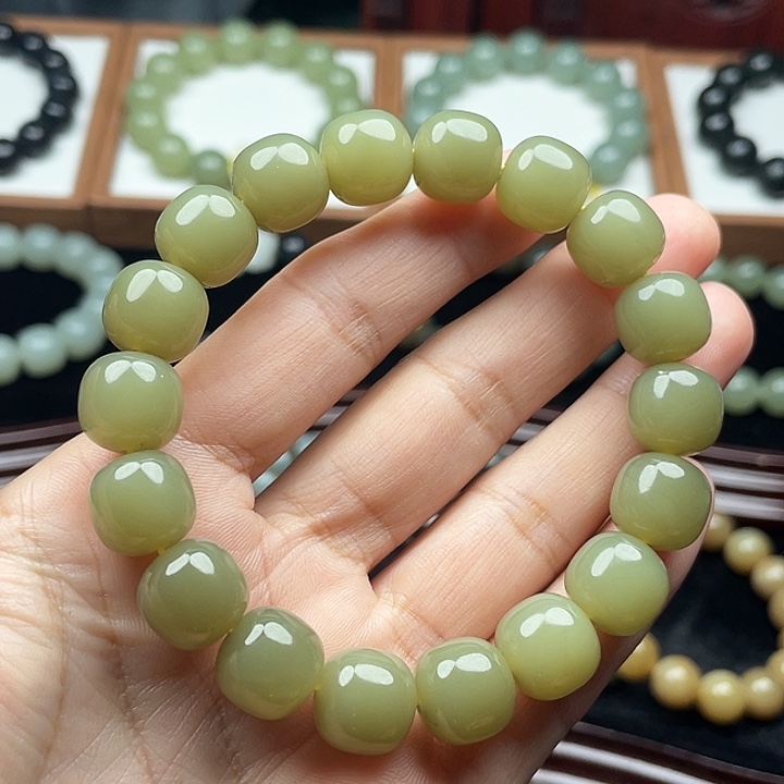 乐***乐和田玉未镶嵌手串