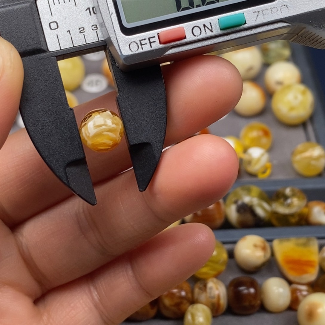 蜜蜡珠宝奇石未镶嵌