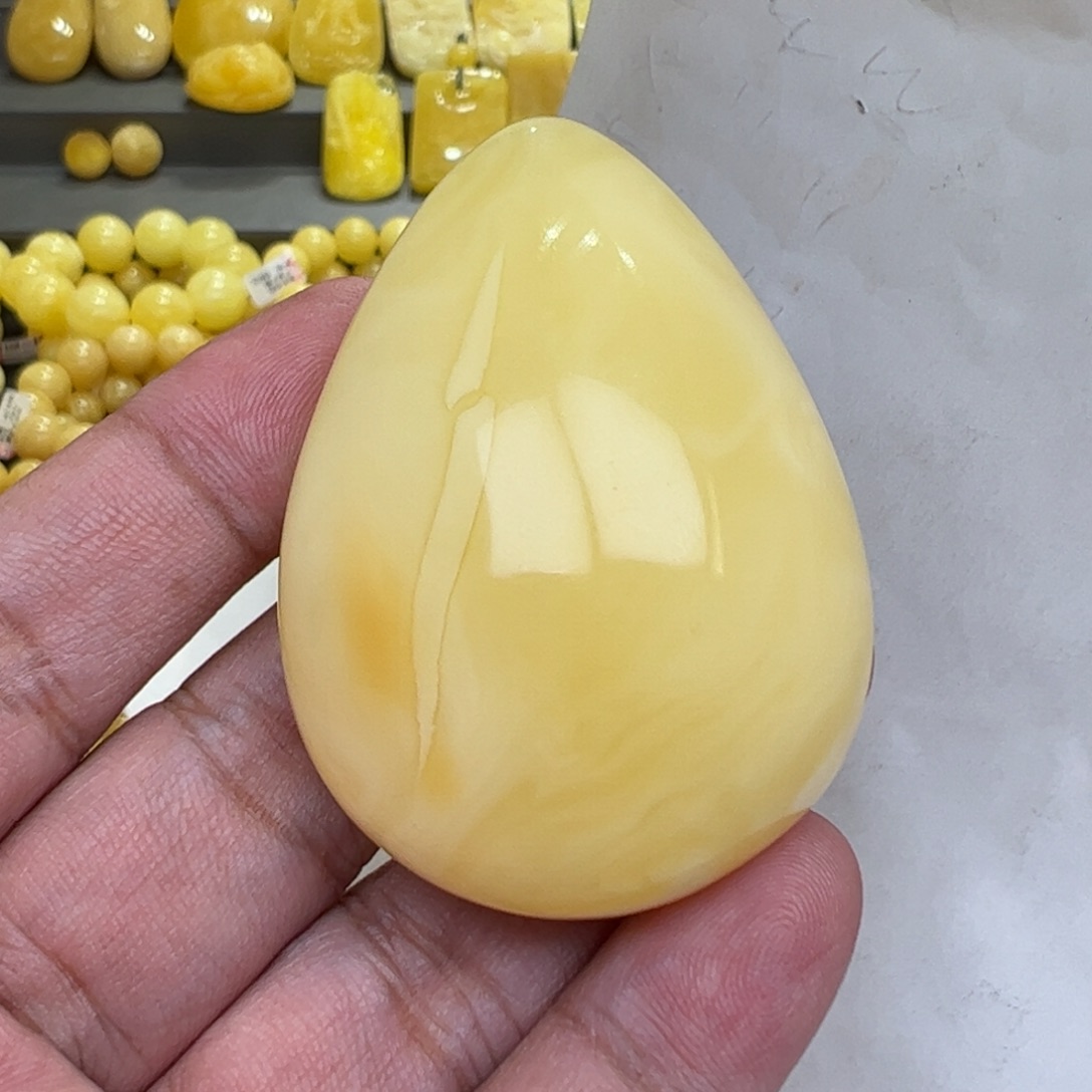 【闪购商品】琥珀裸石未镶嵌31.4克