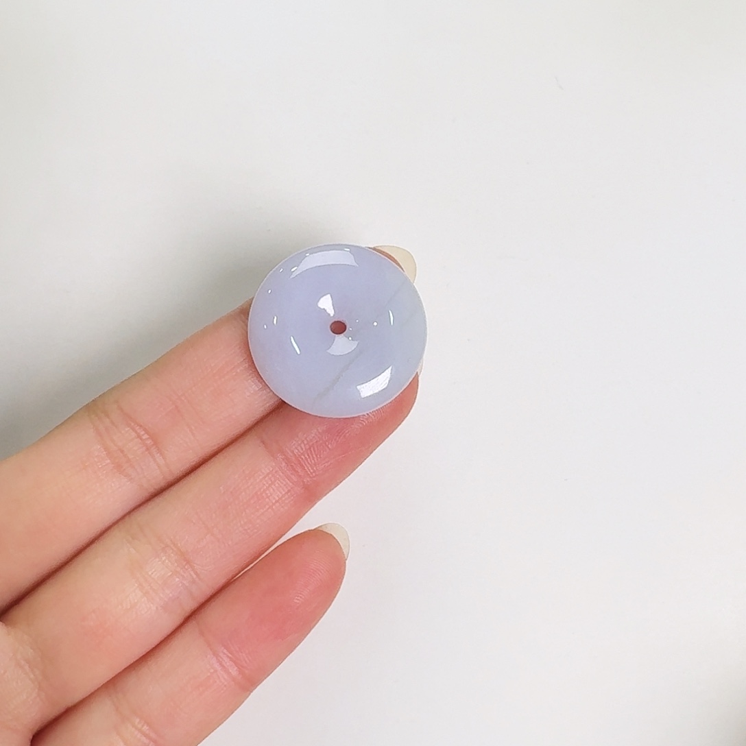 翡翠颈饰未镶嵌平安扣