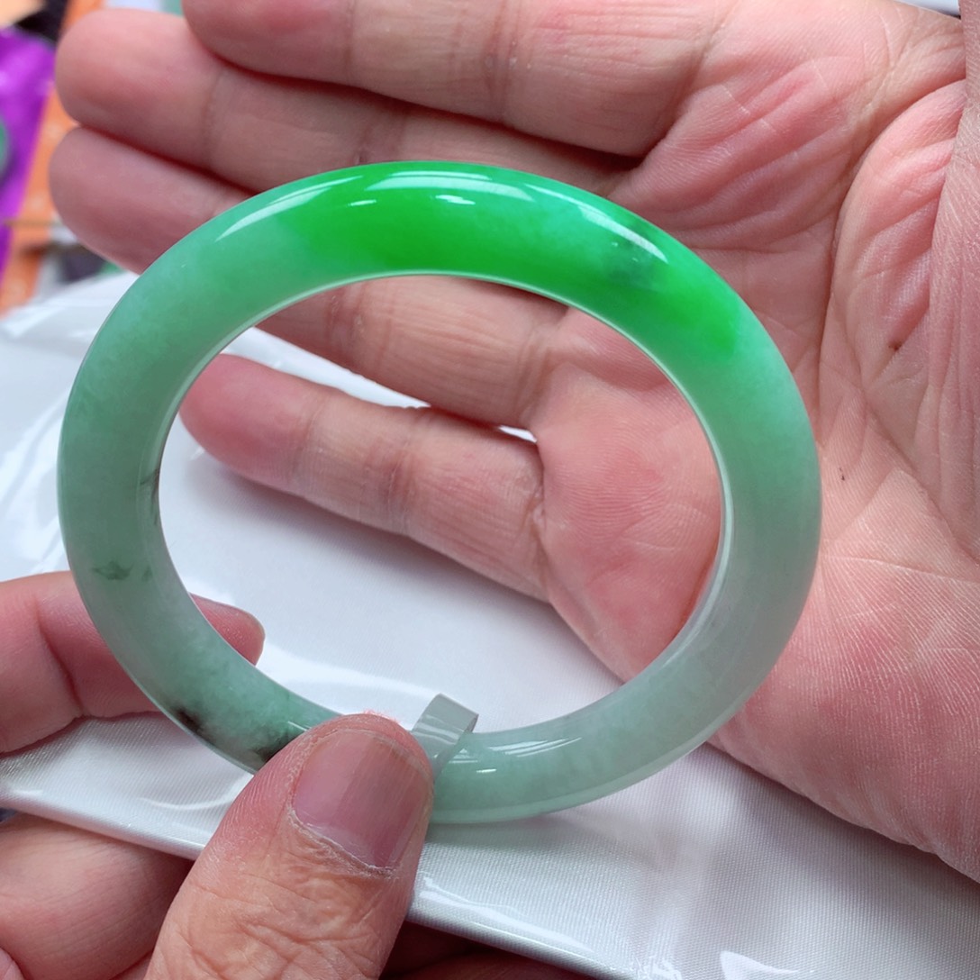 未镶嵌手镯翡翠翡翠