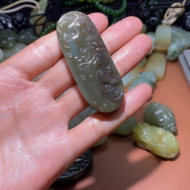 和田玉未镶嵌颈饰