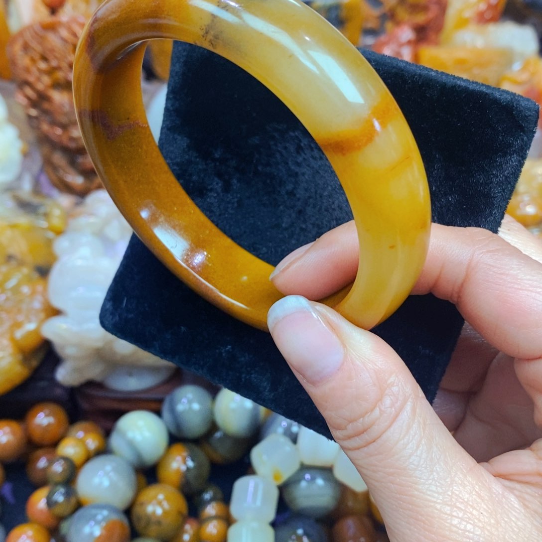 未镶嵌石英质玉（黄龙玉）吊坠(不含链)