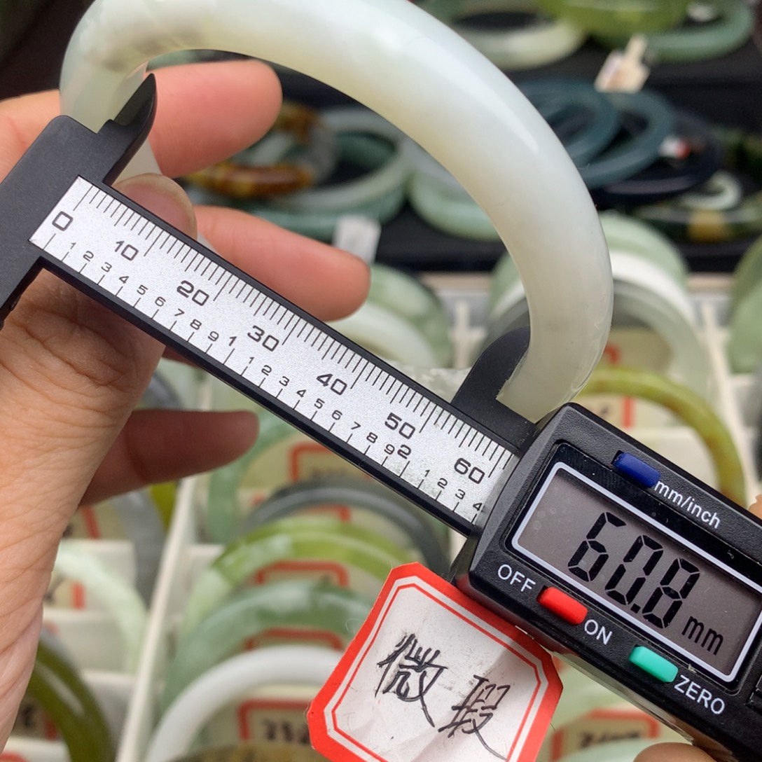 蛇纹石玉未镶嵌手镯344