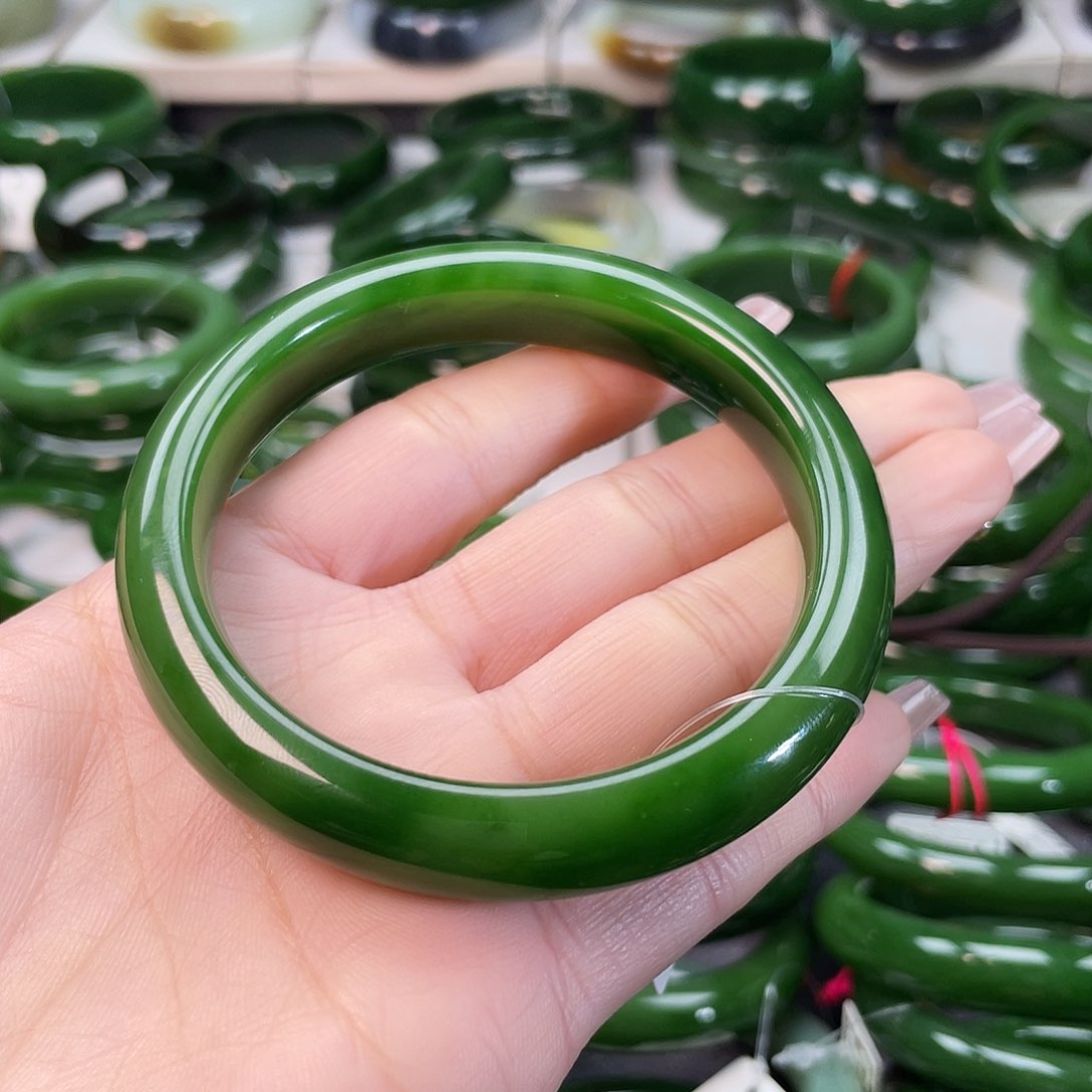 和田玉（碧玉）手镯未镶嵌