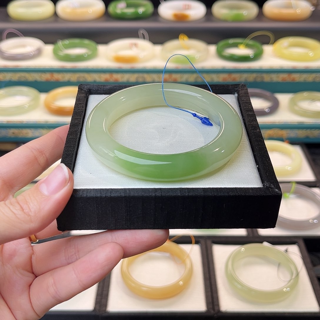 和田玉手镯未镶嵌 翠青